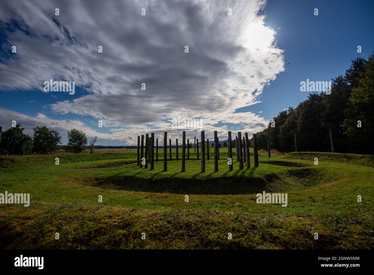 Maelmin Henge ist eine moderne Interpretation und Rekonstruktion eines hölzernen Henge-Denkmals. Milfield, Northumberland, England, Großbritannien Stockfoto