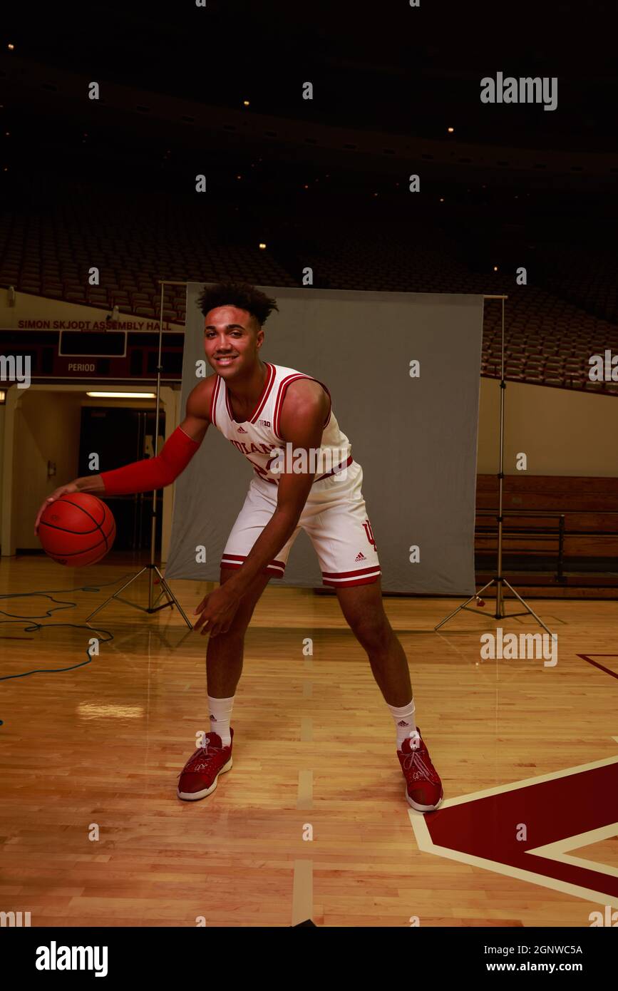 Bloomington, Usa. September 2021. Trayce Jackson-Davis (23), Basketballspieler der Indiana University, posiert während des Medientages des Teams in der Simon Skjodt Assembly Hall in Bloomington für ein Porträt. Kredit: SOPA Images Limited/Alamy Live Nachrichten Stockfoto