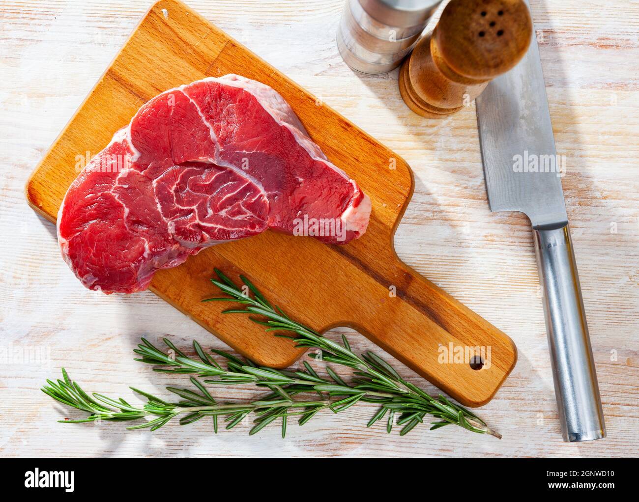 Frisches rohes Rindfleischsteak Stockfoto