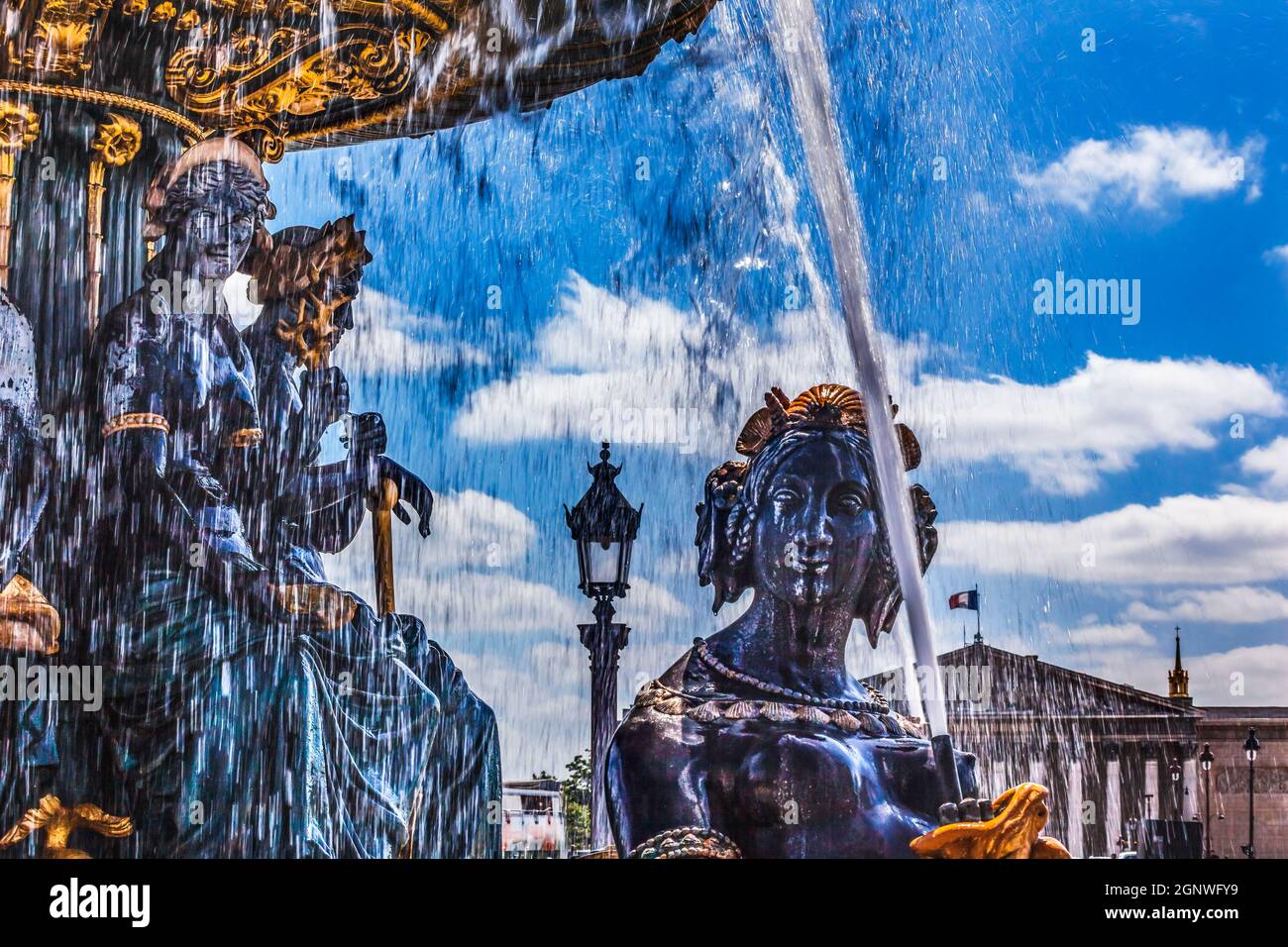 Brunnen der maritimen Industrie Place de la Concorde Nationalversammlung Paris Frankreich erbaut 1840. Während der Französischen Revolution Standort von Gullotine Stockfoto