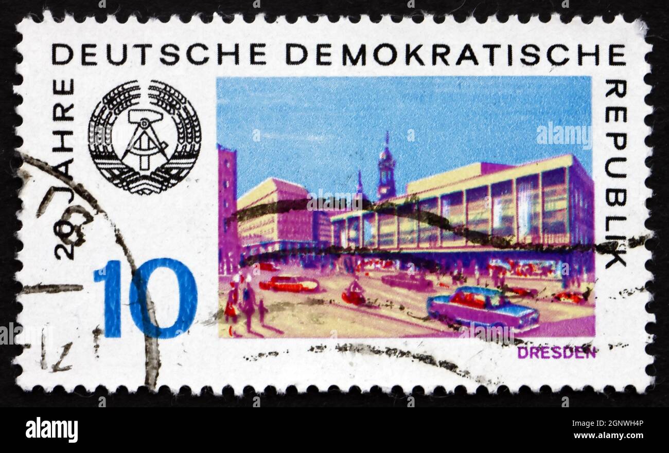 DDR - UM 1969: Eine in der DDR gedruckte Briefmarke zeigt den Blick auf Dresden, um 1969 Stockfoto