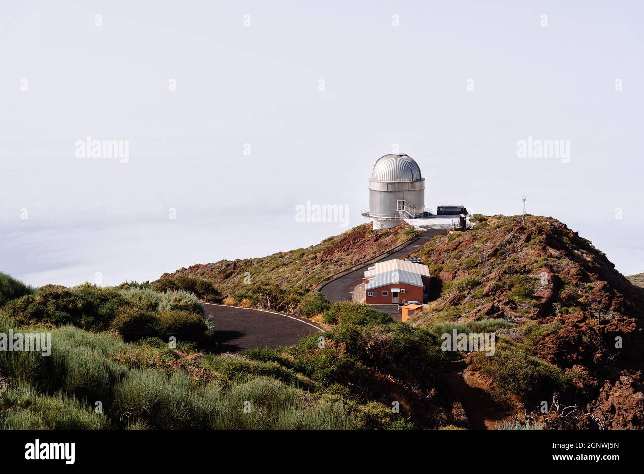 El Paso, Spanien - 14. August 2021: Astronomisches Observatorium Roque De Los Muchachos, La Palma, Kanarische Inseln. Astrophysikalisches Observatorium. Nordische Optik Stockfoto