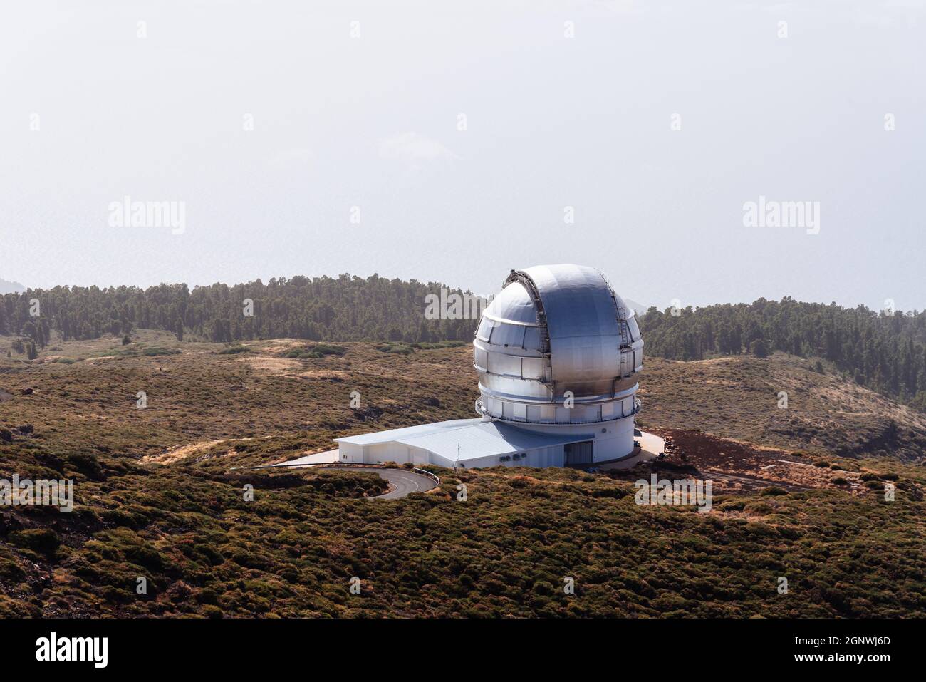 El Paso, Spanien - 14. August 2021: Astronomisches Observatorium Roque De Los Muchachos, La Palma, Kanarische Inseln. Gran Telescopio Canarias Stockfoto