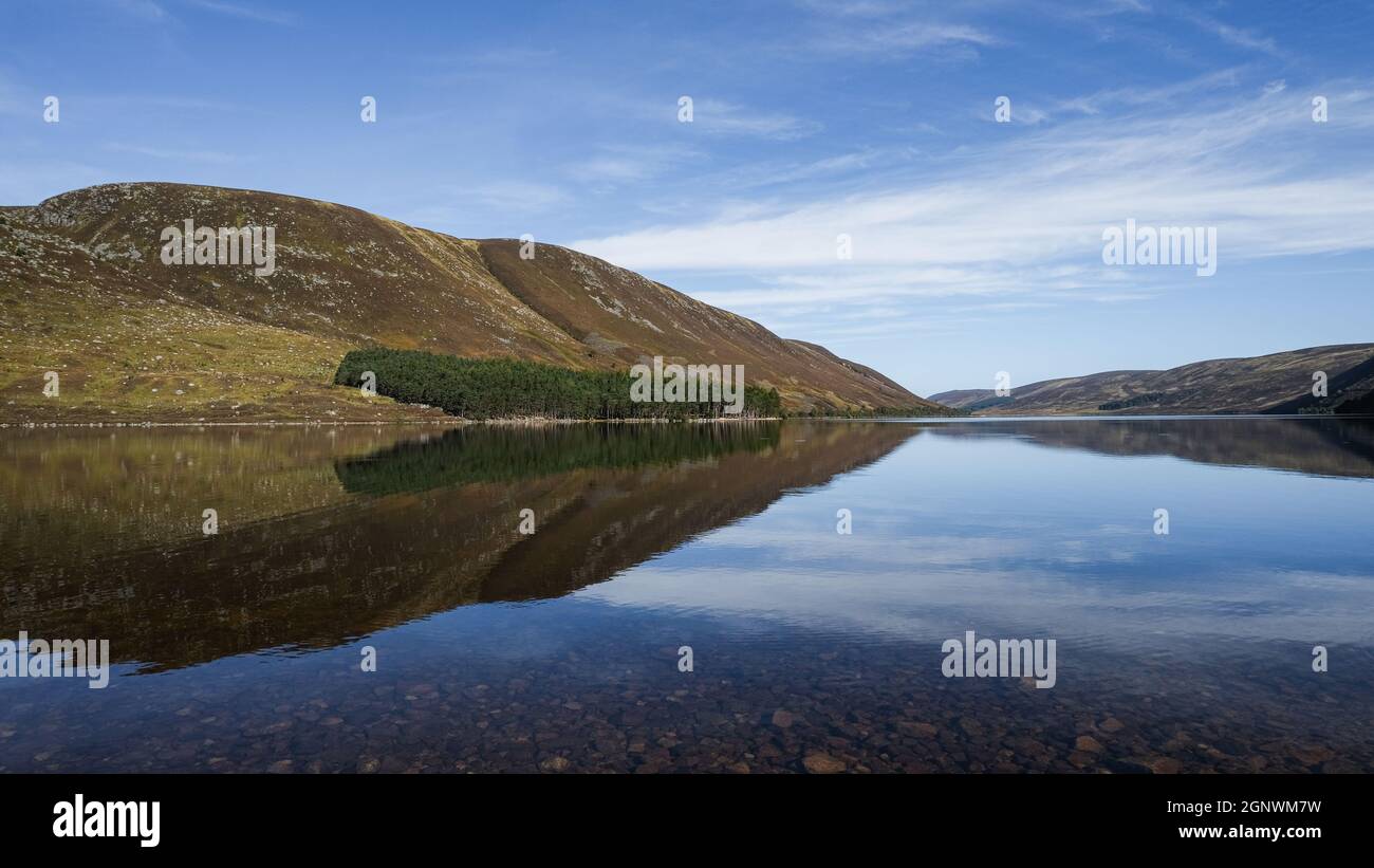 Alleinfahrt durch die schottischen Highlands Stockfoto