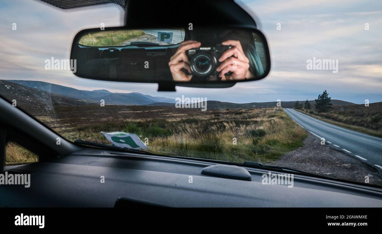 Alleinfahrt durch die schottischen Highlands Stockfoto