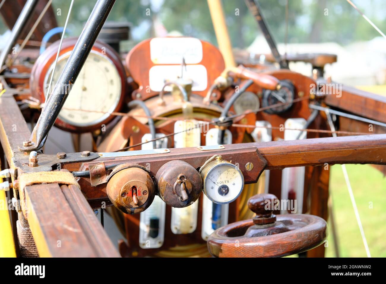 Fliegende Instrumente der alten Ebene Stockfoto