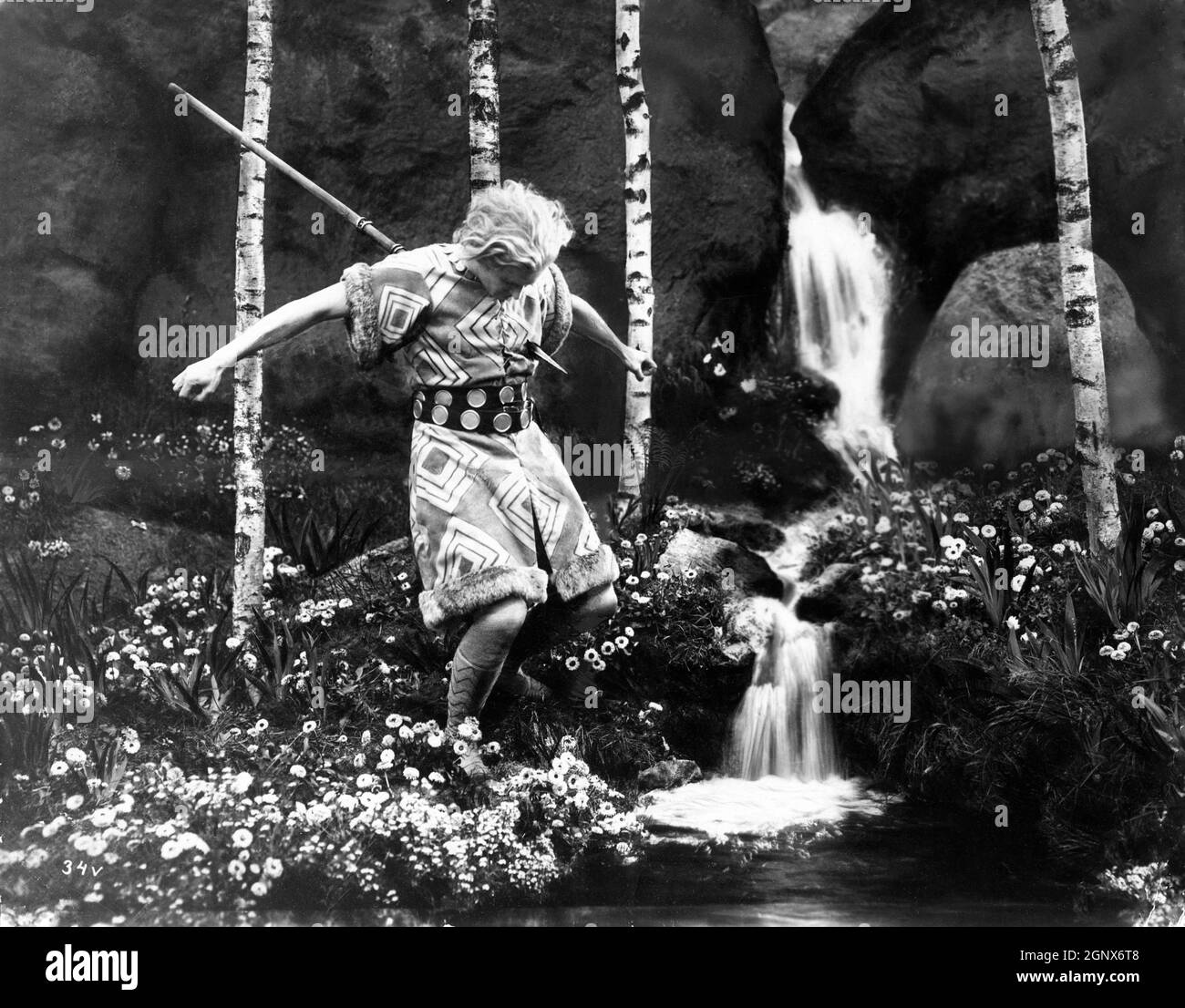 PAUL RICHTER als Siegfried in DIE NIBELUNGEN : SIEGFRIED 1924 Regisseur FRITZ LANG Schriftsteller Fritz lang und Thea von Harbou Decla - Bioscop AG / Universum Film (UFA) Stockfoto