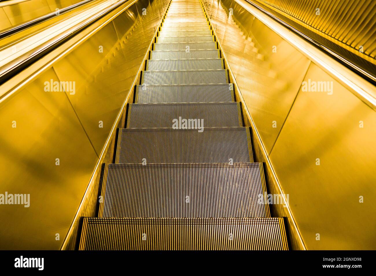 Abbildung der Rolltreppe. Aufnahmeort: Metropolregion Tokio Stockfoto