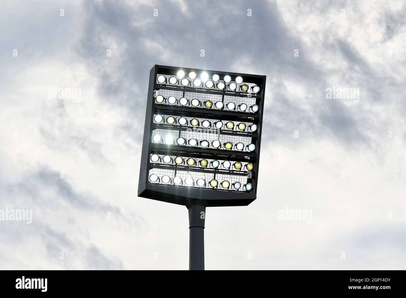 Flutlichtmast am Vonovia Ruhrstadion Bochum Stockfoto