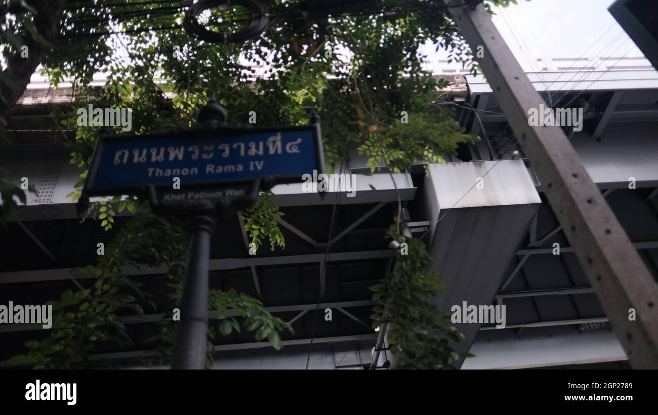 Straßenschilder Rama IV Road Bangkok Thailand Stockfoto