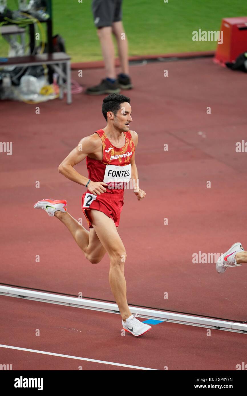 Ignacio Fontes bei den Olympischen Spielen 2020 in Tokio in den 1500 Metern. Stockfoto