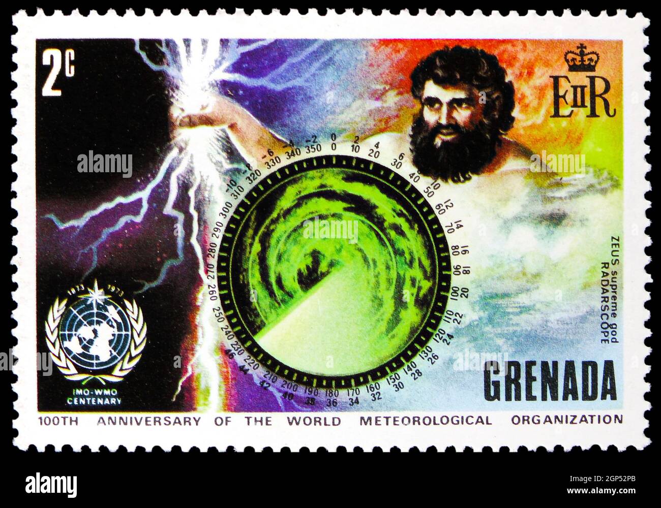 MOSKAU, RUSSLAND - 5. AUGUST 2021: Die in Grenada gedruckte Briefmarke zeigt Zeus (griechischer gott) und Radarskop, 100 Jahre Weltmeteorologie Stockfoto