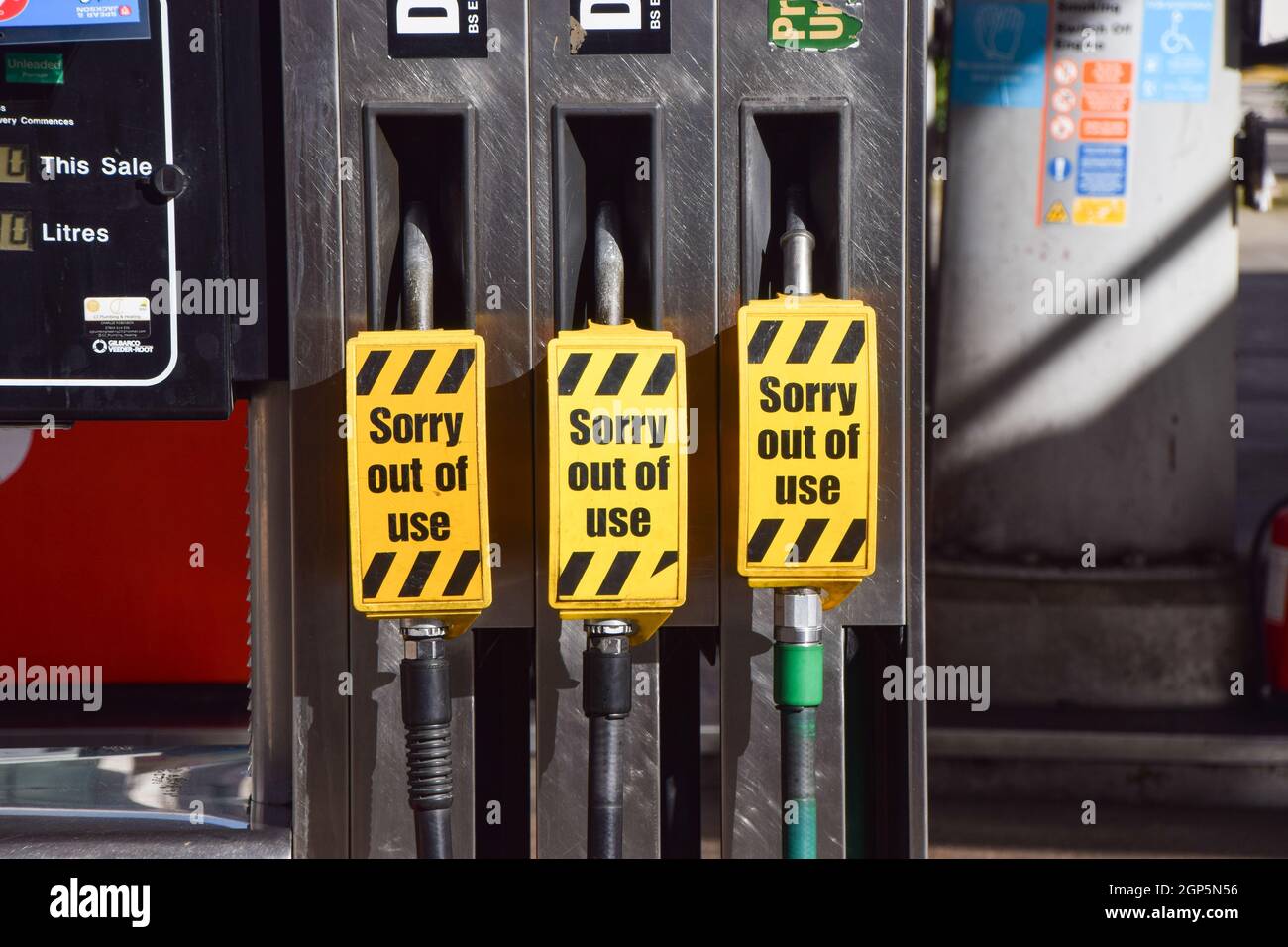 Leere Benzin- und Dieselpumpen an einer Texaco-Station im Zentrum von London. An vielen Tankstellen ist aufgrund des Mangels an Lkw-Fahrern im Zusammenhang mit dem Brexit und des panischen Kaufs Benzin ausgelaufen. London, Großbritannien. September 2021. Stockfoto