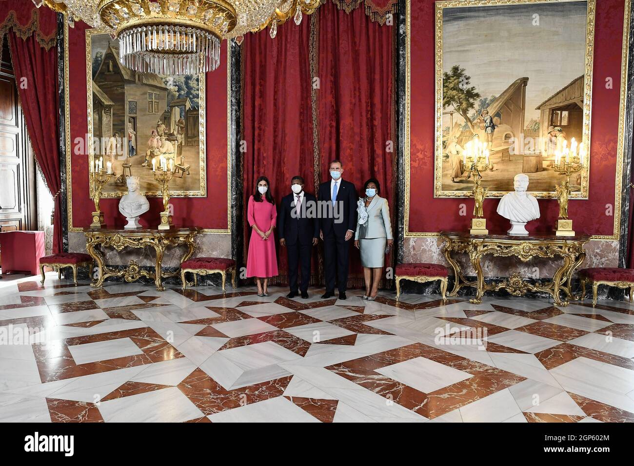 Madrid, Spanien. September 2021. König von Spanien, Königin Letizia von Spanien, Joao Manuel Gonçalves Lourenço, Ana Afonso Dias Lourenço, nehmen an einem Mittagessen mit dem Präsidenten von Angola im Königlichen Palast in Madrid Teil. (Foto: Atilano Garcia/SOPA Images/Sipa USA) Quelle: SIPA USA/Alamy Live News Stockfoto