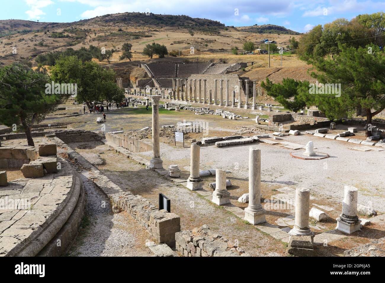 Allgemeine Ansicht des Ortes am Asklepieion von Pergamon, einem antiken griechischen Heiltempel (erstes Krankenhaus), der sich in der Nähe von Bergama, Türkei, befindet. Stockfoto