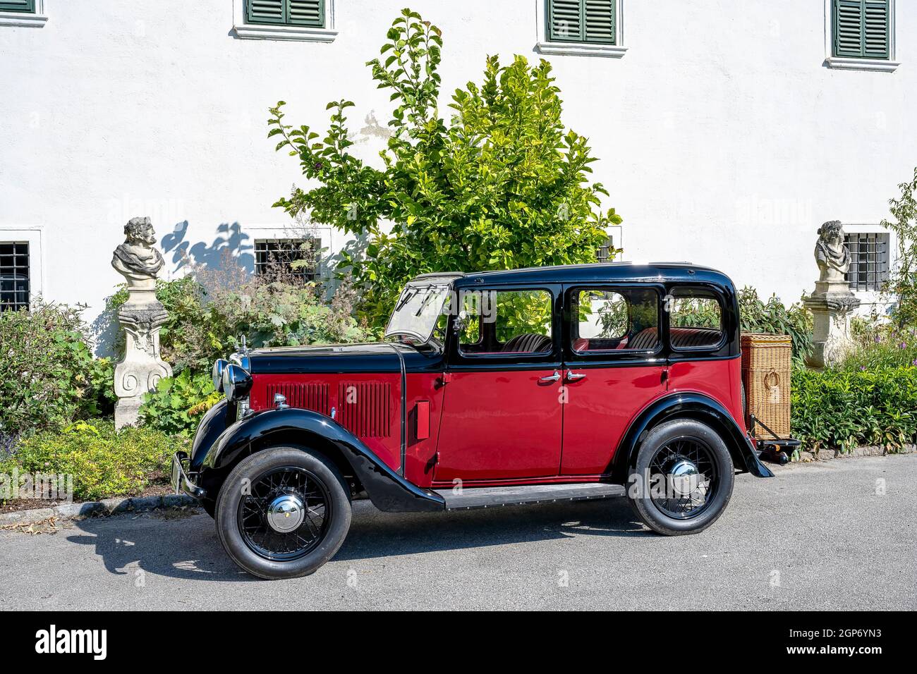 Oldtimer Hillman Minx Baujahr 1933, 3 Gänge, 1, 185 cm Hubraum, 4 Zylinder, 30 ps, 950 kg Gewicht, Schloss Neuaigen, Österreich Stockfoto