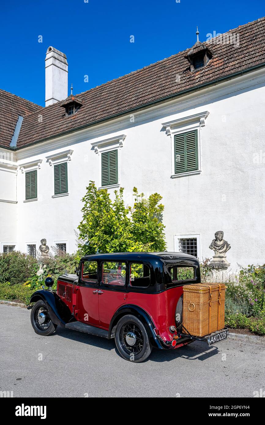 Oldtimer Hillman Minx Baujahr 1933, 3 Gänge, 1, 185 cm Hubraum, 4 Zylinder, 30 ps, 950 kg Gewicht, Schloss Neuaigen, Österreich Stockfoto