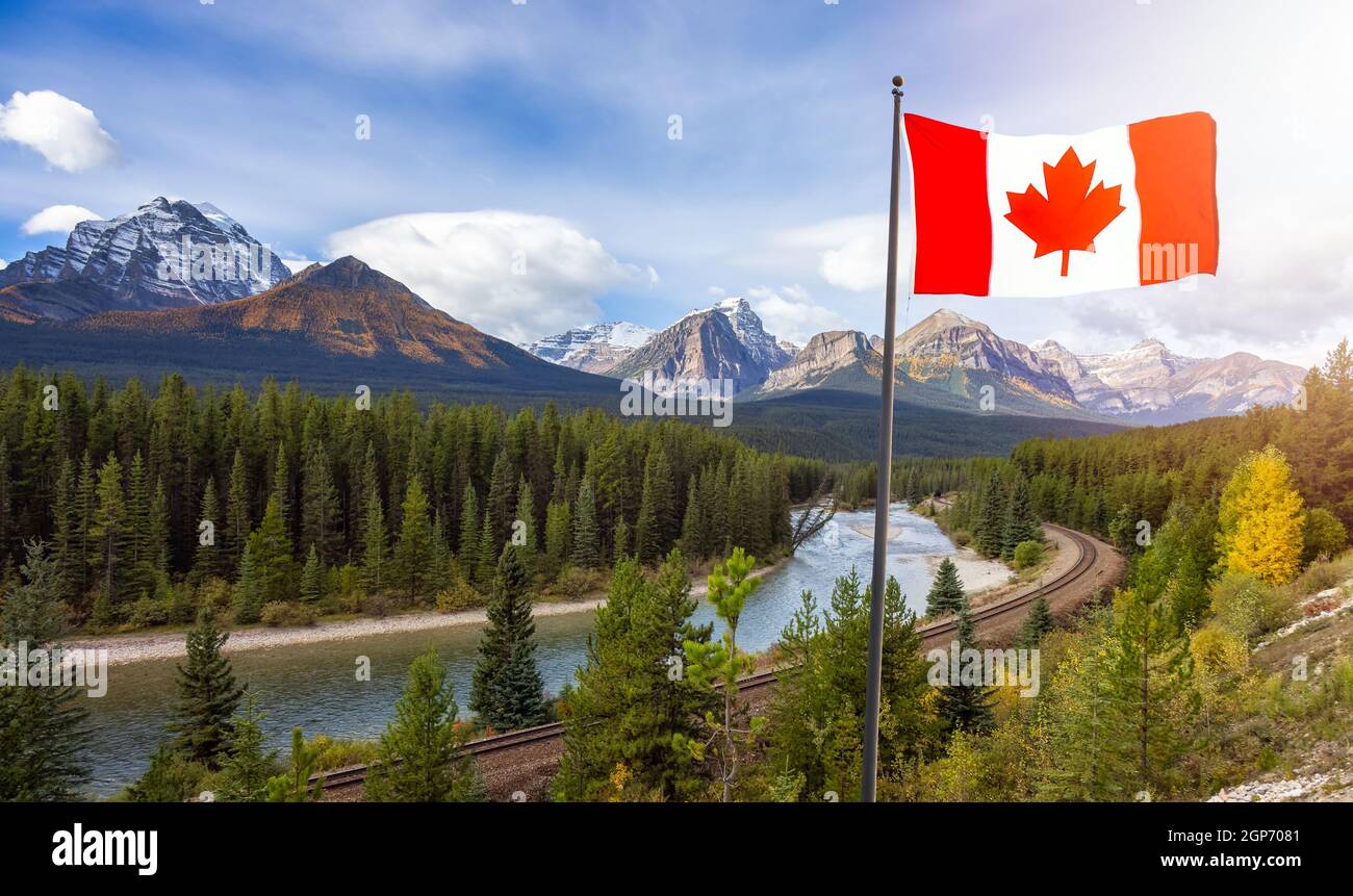 Canadian National Flag Composite mit Rocky Mountain Landscape im Hintergrund. Stockfoto