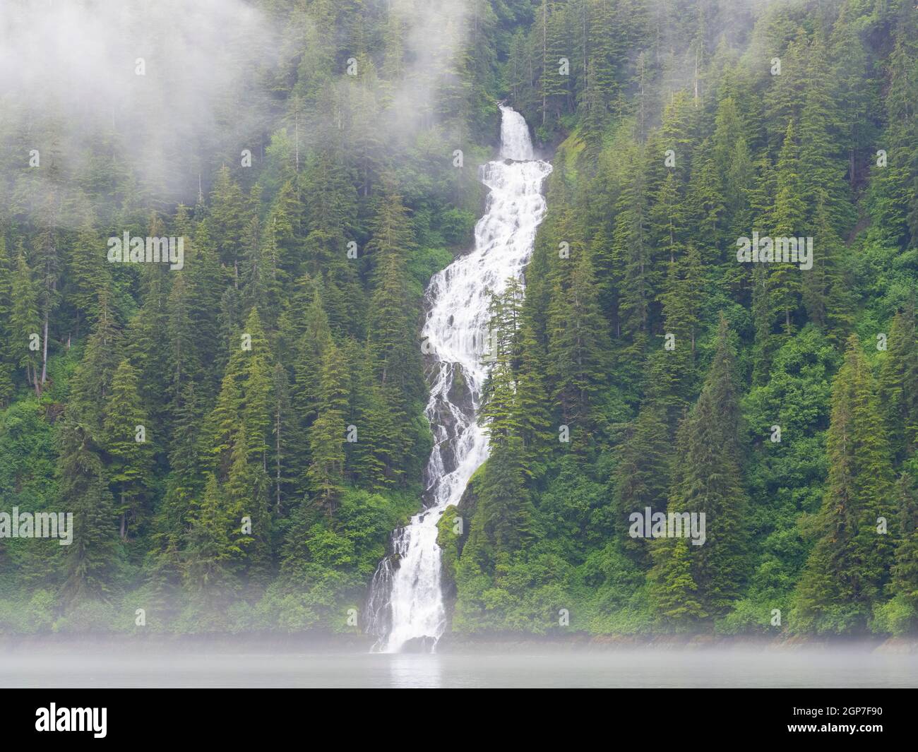 Wasserfall, Tongass National Forest, Alaska. Stockfoto
