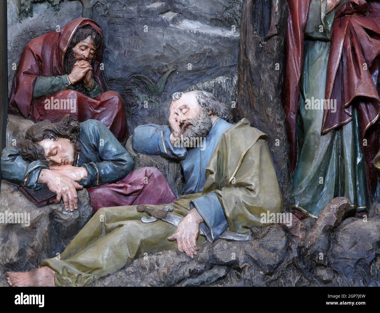 Schlafende Jünger, Altarbild in der Kirche des hl. Matthäus in Stitar, Kroatien Stockfoto