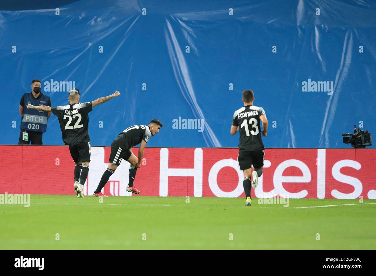 Madrid, Spanien. September 2021. Madrid Spanien; 28.09.2021.- Real Madrid gegen Sheriff Tiraspol Champions-League-Spiel im Santiago-Stadion, Spieltag 2 im Santiago Bernabéu-Stadion. Zur Halbzeit liegt das Tor bei 0-1 von Djasur Yakhshibaev Credit: Juan Carlos Rojas/dpa/Alamy Live News Stockfoto