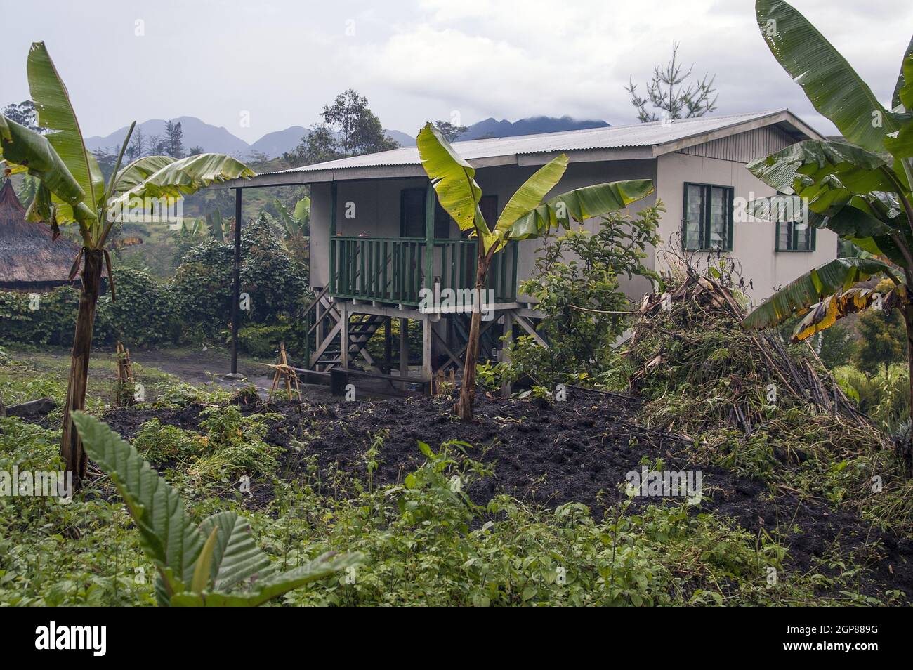 Papua-Neuguinea; Goroka; die katholische Missionsstation von Namta (Mefenga), die von den Missionaren der Heiligen Familie geleitet wird. Katholische Missionsstation. Stockfoto