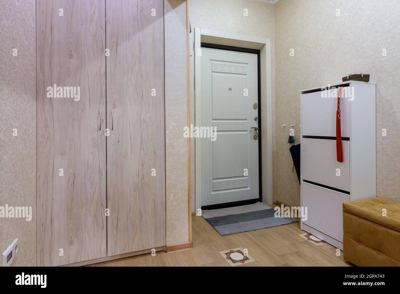 Das Innere eines typischen Flurs in einer ein-Zimmer-Wohnung Stockfoto