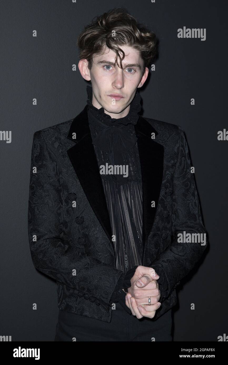 Paris, Frankreich. September 2021. Fionn O'Shea, der am 28. September 2021 an der Frühjahr/Sommer 2021-Show von Saint Laurent im Rahmen der Paris Fashion Week in Paris, Frankreich, teilnahm. Foto von Aurore Marechal/ABACAPRESS.COM Quelle: Abaca Press/Alamy Live News Stockfoto