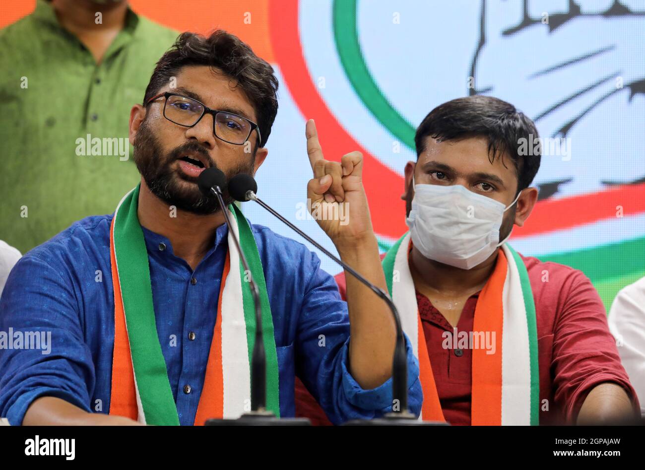 Neu-Delhi, Indien. September 2021. Jignesh Mevani hat während der Veranstaltung eine Rede gesehen.Kanhaiya Kumar, ehemaliger Gewerkschaftsvorsitzender der JNU (Jawaharlal Nehru University) und Vorsitzender der Kommunistischen Partei Indiens (CPI), und Jignesh Mevani treten der Partei des indischen Nationalkongresses im Hauptquartier der Kongresspartei bei. Jignesh Mevani ist ein unabhängiges MLA (Mitglied der gesetzgebenden Versammlung) aus Gujrat (Wahlkreis Vadgam). Kanhaiya und Jignesh erheben Stimmen gegen die Zentralregierung von Narendra Modi, Premierminister. Kredit: SOPA Images Limited/Alamy Live Nachrichten Stockfoto