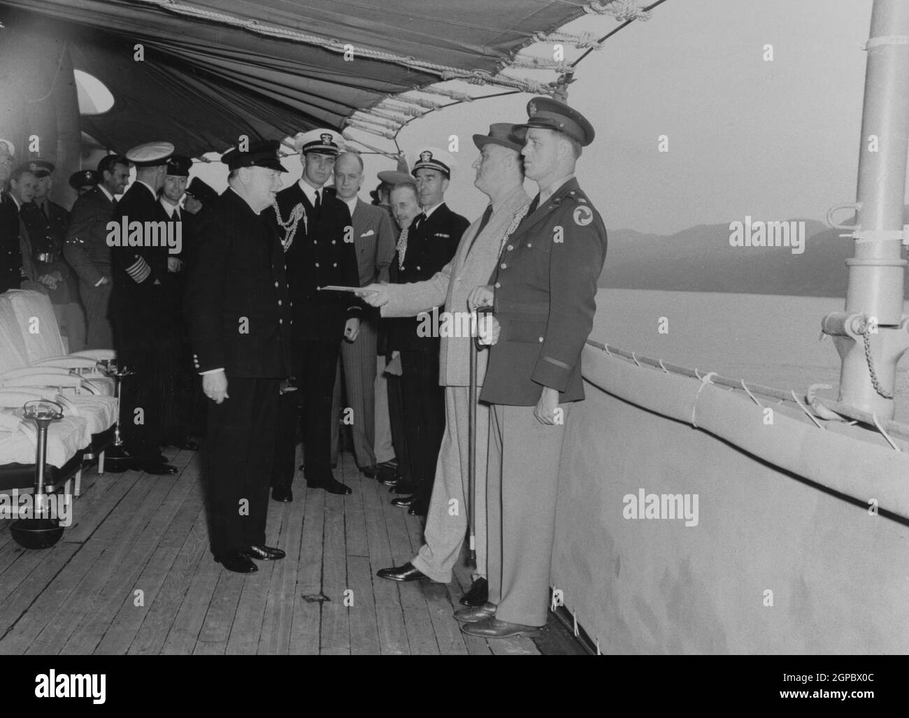 PLACENTIA BAY, NEUFUNDLAND, KANADA - 09. August 1941 - Atlantic Charter Conference, 10-12. August 1941. Premierminister Winston Churchill mit Präsident Stockfoto