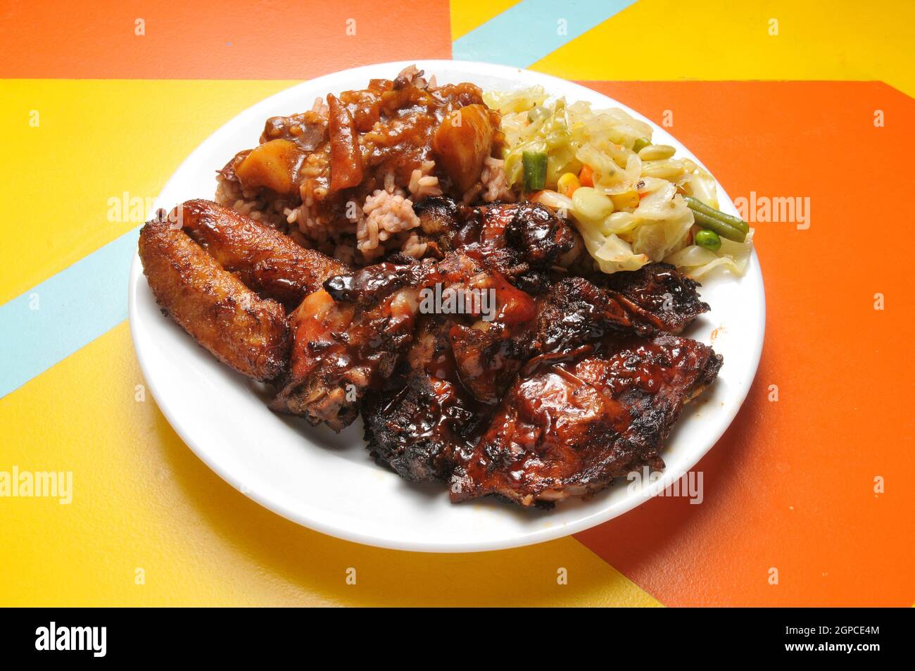 Authentische, köstliche karibische Küche, bekannt als Jerk Chicken Stockfoto