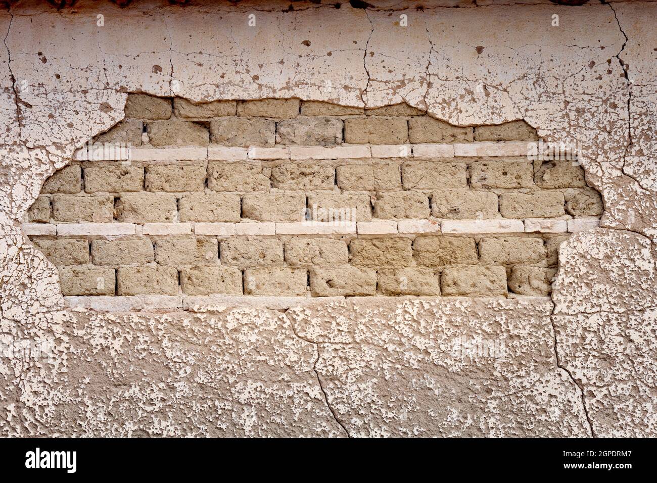 Schmutzig und alt Wand eines verlassenen Hauses Stockfoto