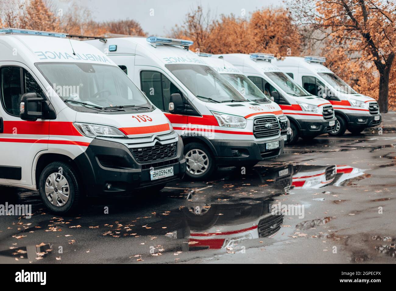 Wei er Krankenwagen Fotos Und Bildmaterial In Hoher Aufl sung Alamy wei-er-krankenwagen-fotos-und-bildmaterial-in-hoher-aufl-sung-alamy