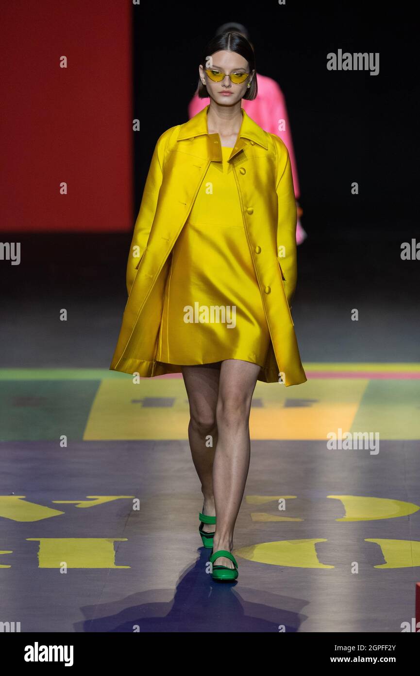 Modelspaziergänge auf dem Laufsteg auf der Christian Dior Modenschau während der Frühjahr/Sommer 2022 Kollektionen Modenschau auf der Paris Fashion Week in Paris, Frankreich am 28. September 2021. (Foto von Jonas Gustavsson/Sipa USA) Stockfoto