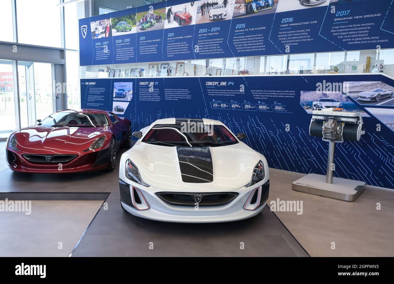 KROATIEN, Sveta Nedelja bei Zagreb, Rimac Automobili HQ, Showroom mit E