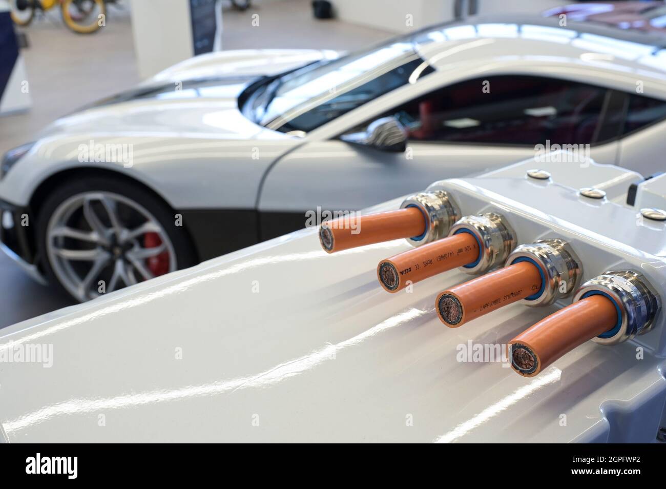 KROATIEN, Sveta Nedelja bei Zagreb, Rimac Automobili HQ, Elektromotor des E-Car Concept One P4, Kupferkabel / KROATIEN, Sveta Nedelja bei Zagreb , Rimac Automobili HQ, Elektromotor des Concept One P4, Kupferkabel Stockfoto