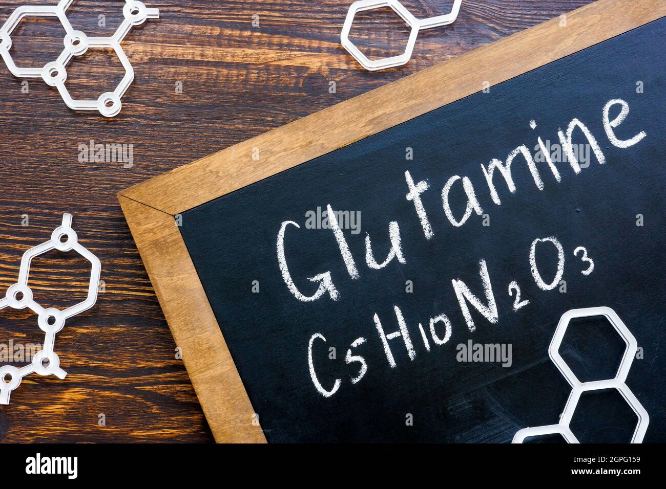 Glutamin Aminosäure Formel auf der Tafel. Stockfoto