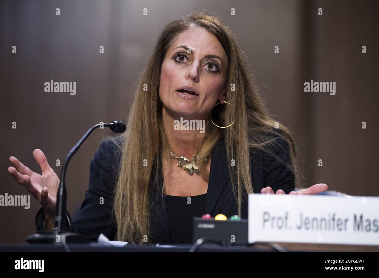 Washington, Usa. September 2021. Prof. Jennifer Mascott, Antonin Scalia Law School, George Mason University, bezeugte während der Anhörung des Justizausschusses des Senats zum neuen umstrittenen Abtreibungsgesetz von Texas am Mittwoch, dem 29. September 2021, im Hart Senate Office Building in Washington, DC. Pool Foto von Tom Williams/UPI Kredit: UPI/Alamy Live Nachrichten Stockfoto