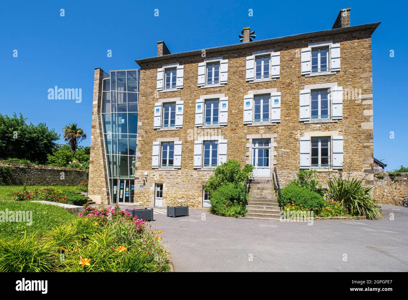 Frankreich, Ille-et-Vilaine, Saint-Briac-sur-Mer, Searesort entlang des GR 34-Wanderweges oder Zollweges, Medienbibliothek im ehemaligen Presbyterium Stockfoto