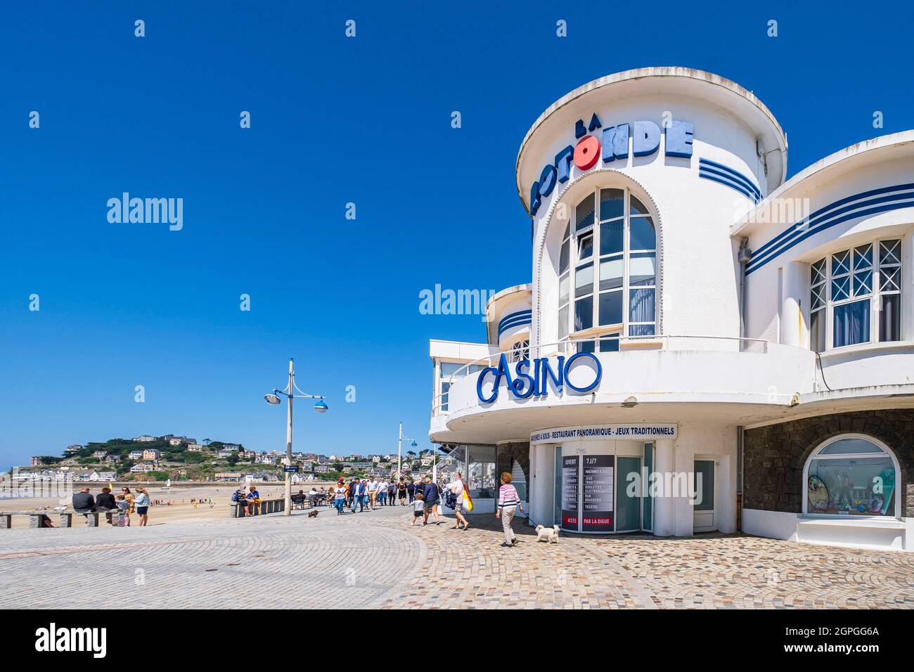 Frankreich, Cotes d'Armor, Pleneuf-Val-Andre, Casino Val-André oder La Rotonde, erbaut 1934 Stockfoto