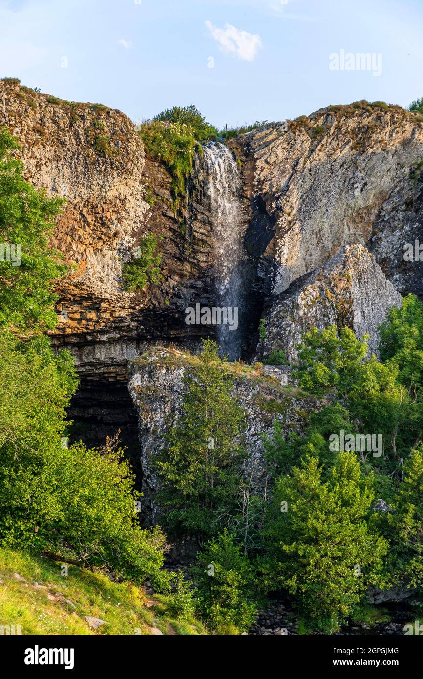Frankreich, Lozere, regionaler Naturpark Aubrac, Nasbinals, Deroc-Wasserfall, Cascade du Deroc, basaltischer Fluss Stockfoto