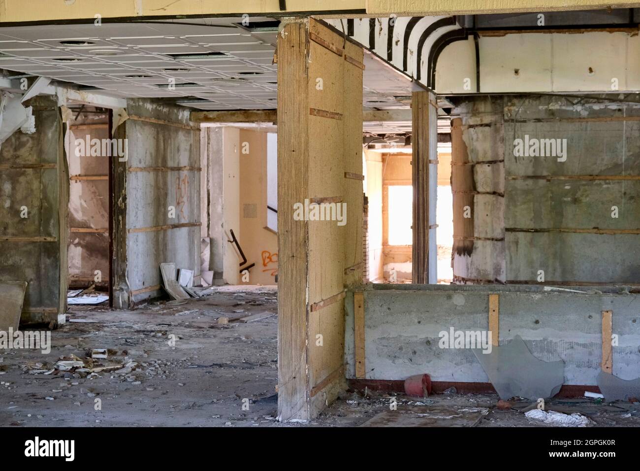 Kroatien, Slawonien, Vukovar, das Dunav Hotel, teilweise restauriert und dann verlassen Stockfoto