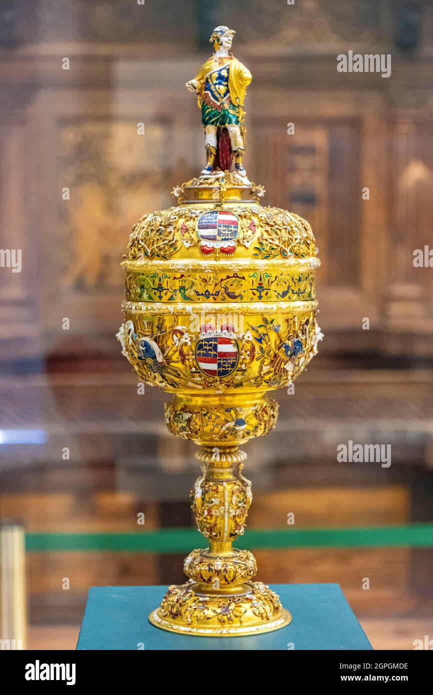 Ungarn, Budapest, von der UNESCO zum Weltkulturerbe erklärt, Stadtteil Pest, Ungarisches Nationalmuseum (Magyar Nemzeti Muzeum), zeremonieller Kelch, 16. Anfang 17. Jahrhundert, Raum 6 Stockfoto