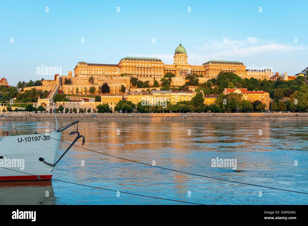 Ungarn, Budapest, von der UNESCO zum Weltkulturerbe erklärt, Buda-Viertel, die Donau und die Burg Stockfoto