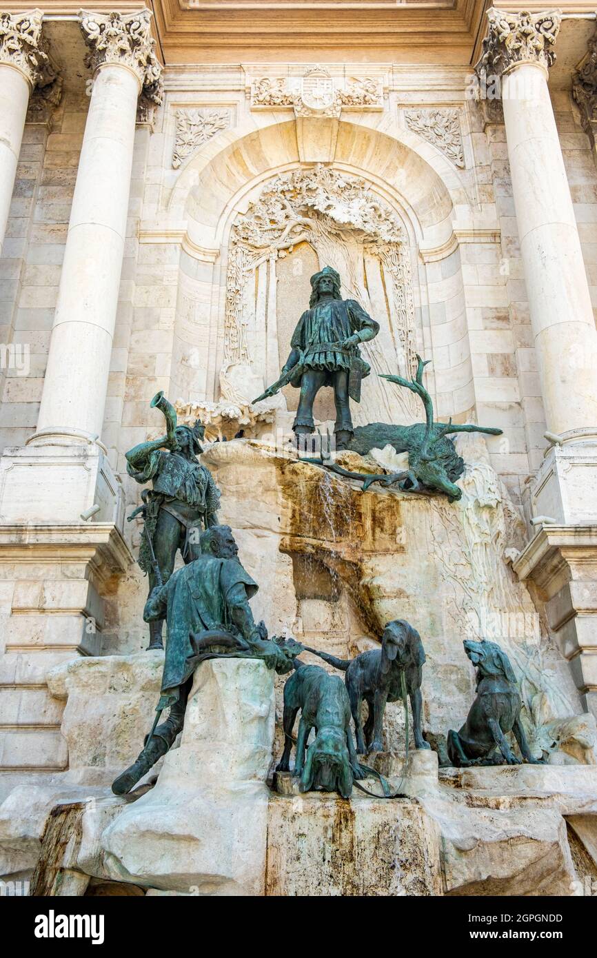 Ungarn, Budapest, Buda, der Königspalast auf dem Budaer Burgberg, der von der UNESCO zum Weltkulturerbe erklärt wurde, und der König-Mathias-Brunnen, Werk des Bildhauers Alajos Strobl Stockfoto