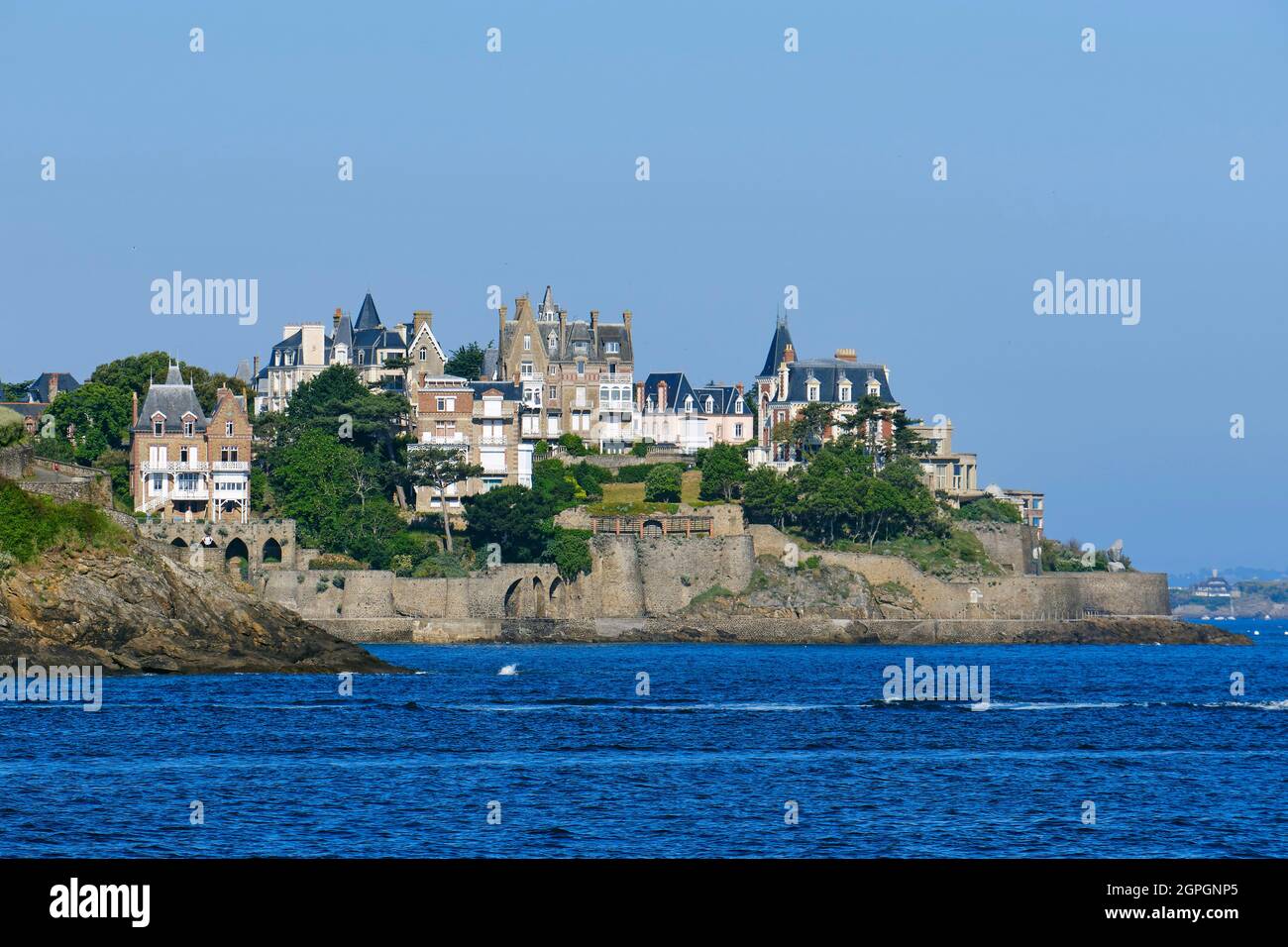 Frankreich, Ille et Vilaine, Cote d'Emeraude (Smaragdküste), Dinard, Pointe de la Malouine und seine Villen Stockfoto