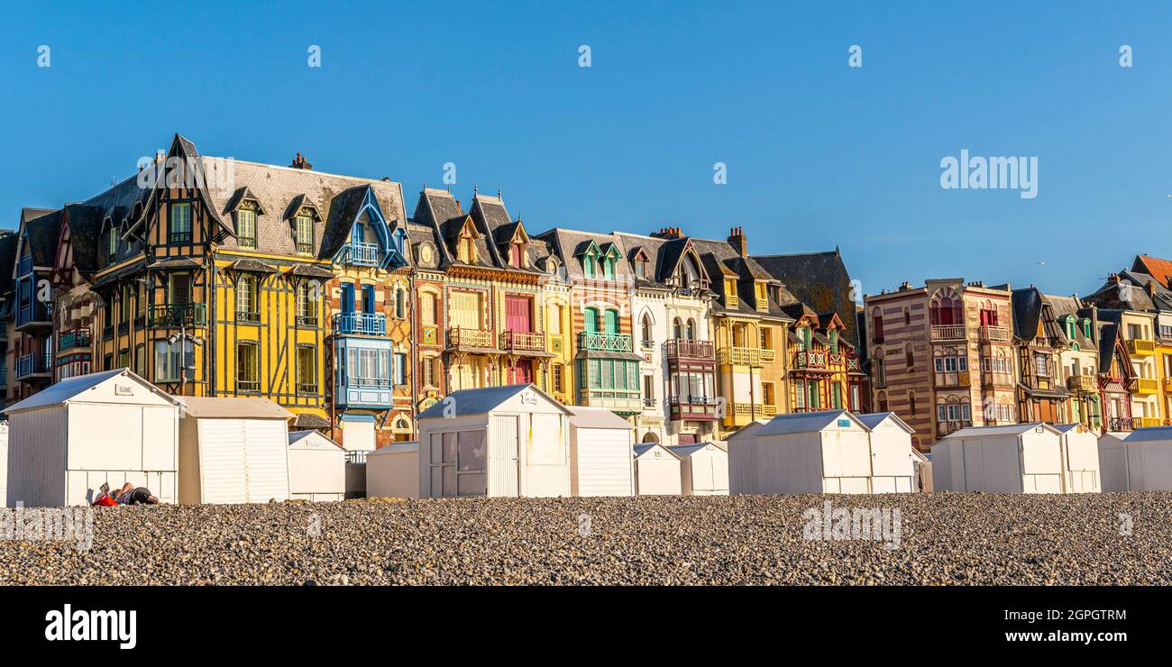 Frankreich, Somme, Mers les Bains, die Villen der Belle Epoque an der Küste, historisches Viertel, geboren aus der Mode zum Baden am Meer aus dem Jahr 1870, Blick vom Strand bei Ebbe Stockfoto