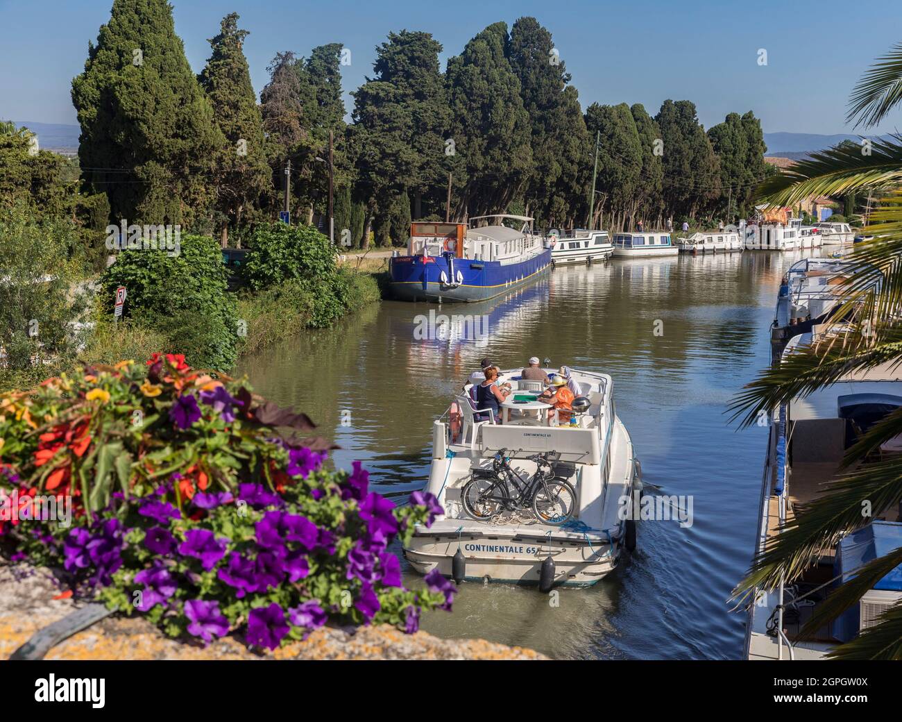 Frankreich, Aude, Ginestas, Le Somail, der Canal du Midi, der von der UNESCO zum Weltkulturerbe erklärt wurde Stockfoto