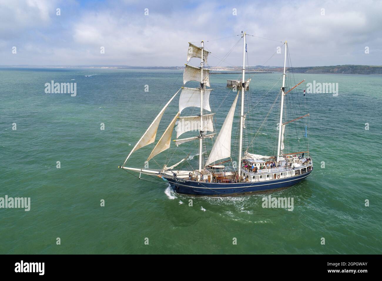 frankreich, pas de calais, boulogne sur mer, Seefest, Ausschiffung aus dem Thalassa, holländisches 3-Mast-Boot (Luftaufnahme) Stockfoto