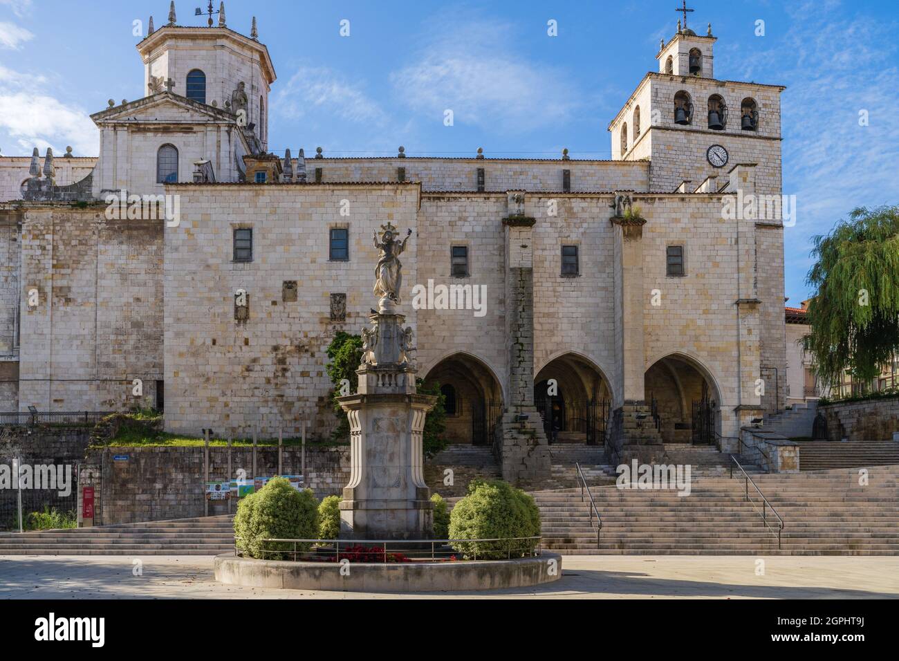 Blick auf die Kathedrale von Santander in Kantabrien, Spanien Stockfoto